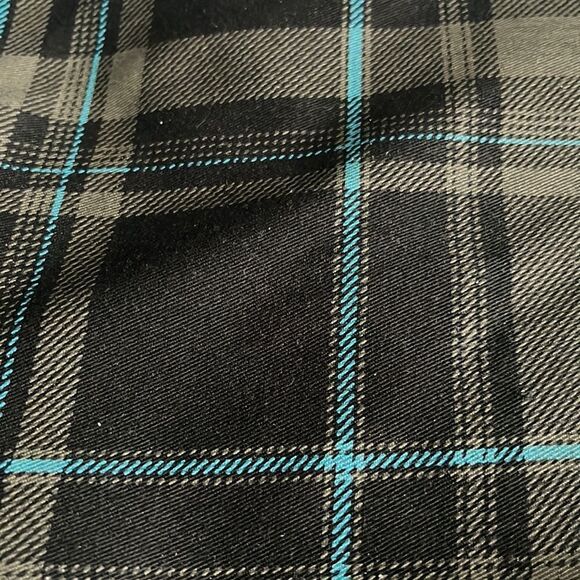 BLUENOTES shorts classic flat front  plaid knee length cargo waist 38" - Picture 4 of 11
